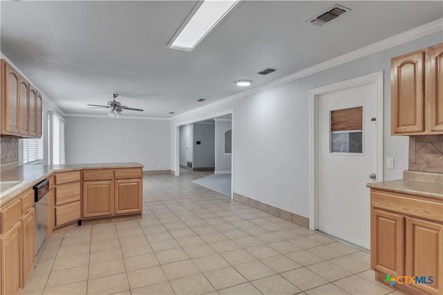 1338 Canary Lane, Seguin, TX 78155