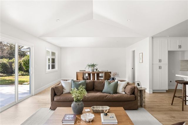 2 Canterbury Circle, Chico, CA 95926