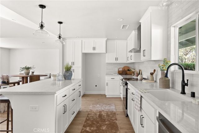 2 Canterbury Circle, Chico, CA 95926