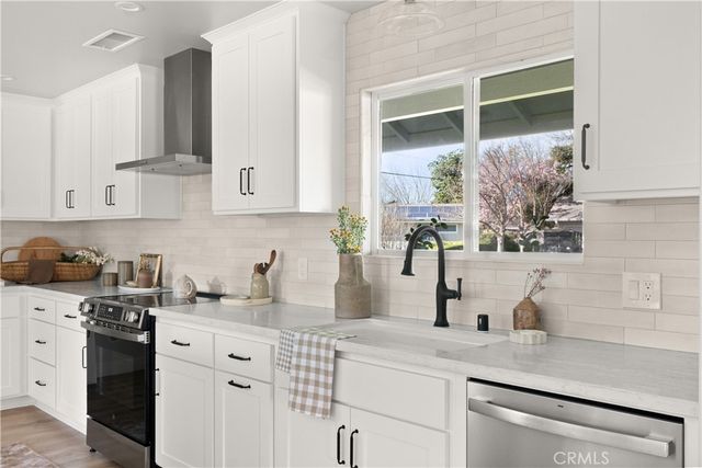 2 Canterbury Circle, Chico, CA 95926