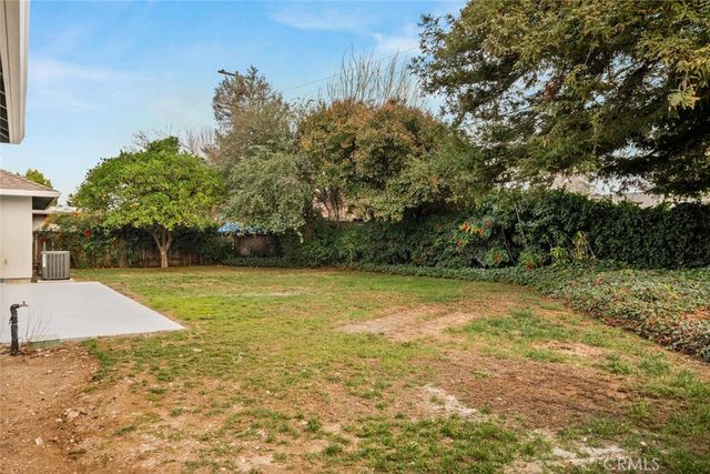 2 Canterbury Circle, Chico, CA 95926