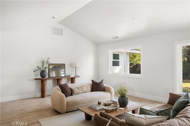 2 Canterbury Circle, Chico, CA 95926