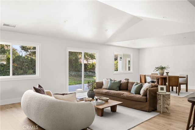 2 Canterbury Circle, Chico, CA 95926