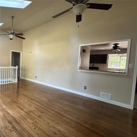 10401 E 69th Street, Raytown, MO 64133