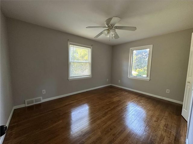 10401 E 69th Street, Raytown, MO 64133