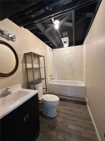 10401 E 69th Street, Raytown, MO 64133
