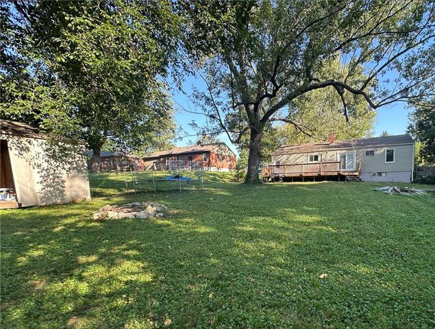 10401 E 69th Street, Raytown, MO 64133