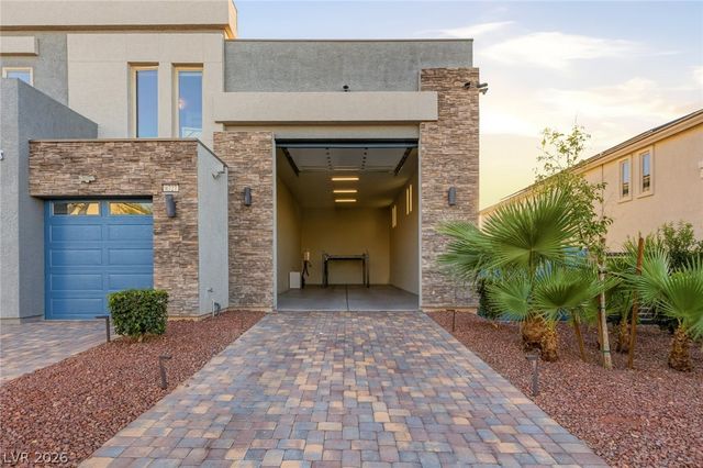 8727 Twisted Vine Lane, Las Vegas, NV 89139