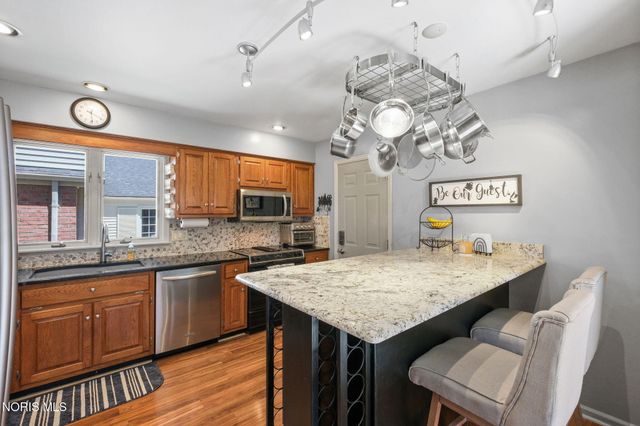 29241 Bates Road, Perrysburg, OH 43551