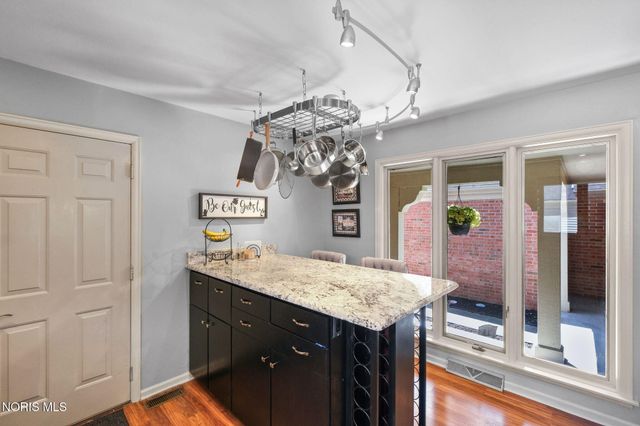 29241 Bates Road, Perrysburg, OH 43551