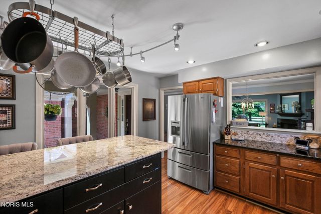 29241 Bates Road, Perrysburg, OH 43551