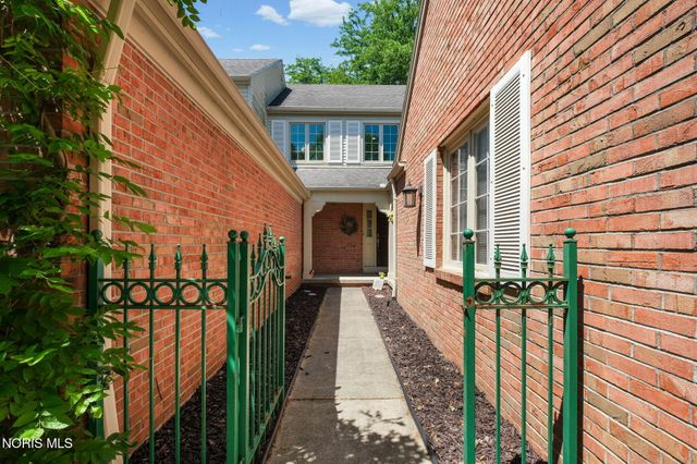 29241 Bates Road, Perrysburg, OH 43551