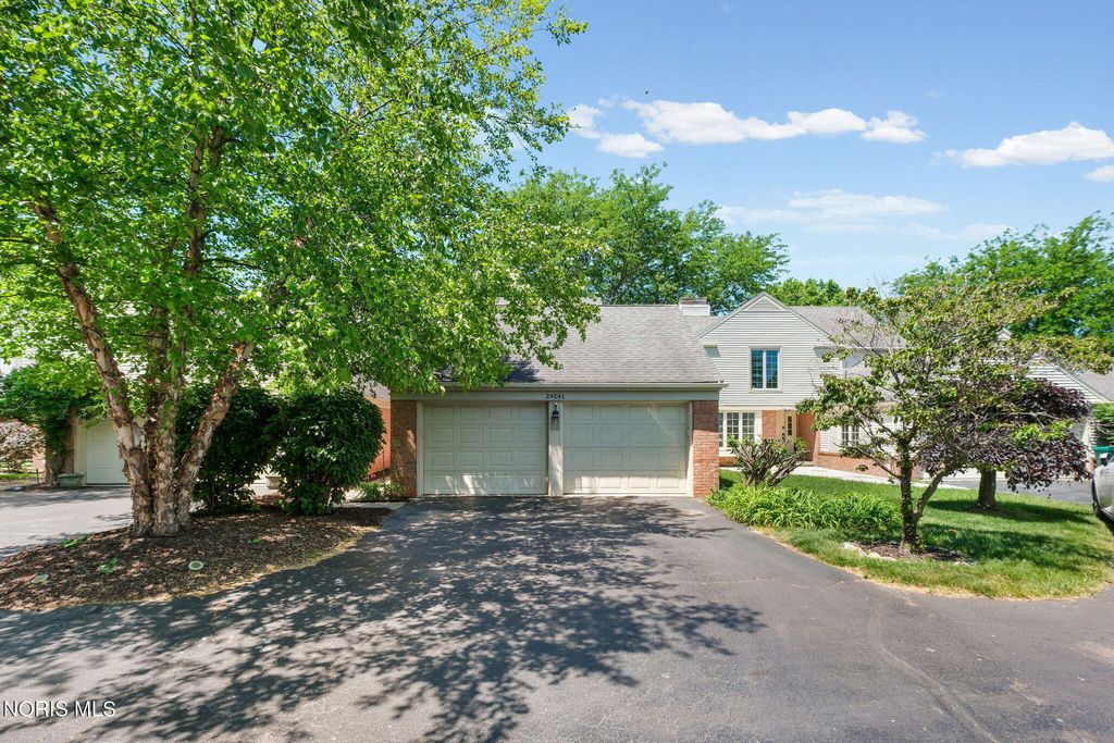 29241 Bates Road, Perrysburg, OH 43551