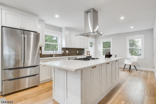25 Montgomery Rd, Livingston Twp., NJ 07039