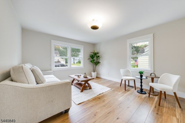 25 Montgomery Rd, Livingston Twp., NJ 07039