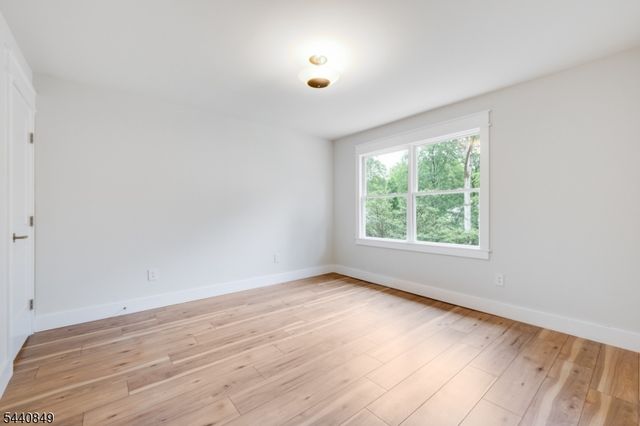 25 Montgomery Rd, Livingston Twp., NJ 07039