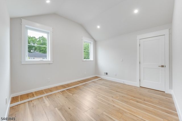 25 Montgomery Rd, Livingston Twp., NJ 07039