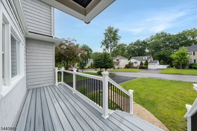 25 Montgomery Rd, Livingston Twp., NJ 07039