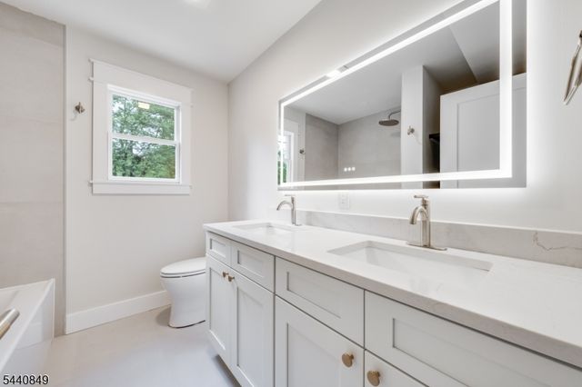 25 Montgomery Rd, Livingston Twp., NJ 07039