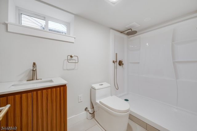 25 Montgomery Rd, Livingston Twp., NJ 07039