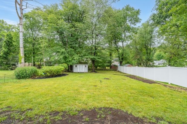 25 Montgomery Rd, Livingston Twp., NJ 07039