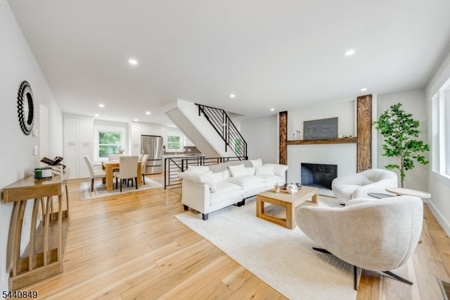 25 Montgomery Rd, Livingston Twp., NJ 07039