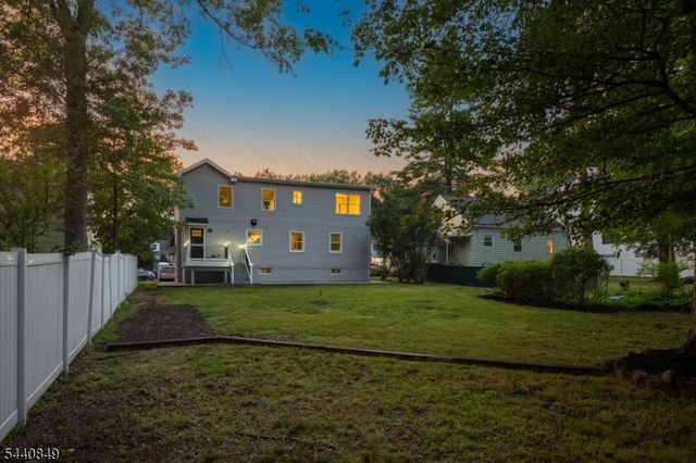 25 Montgomery Rd, Livingston Twp., NJ 07039