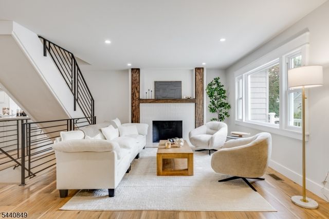 25 Montgomery Rd, Livingston Twp., NJ 07039