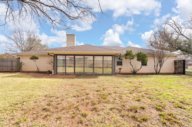 1002 Berkley Drive, Cleburne, TX 76033