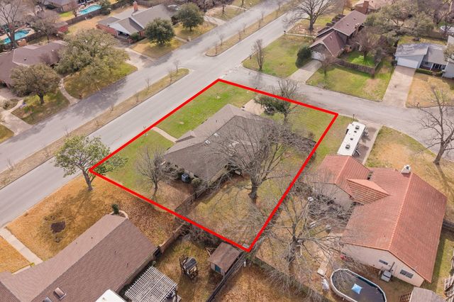 1002 Berkley Drive, Cleburne, TX 76033