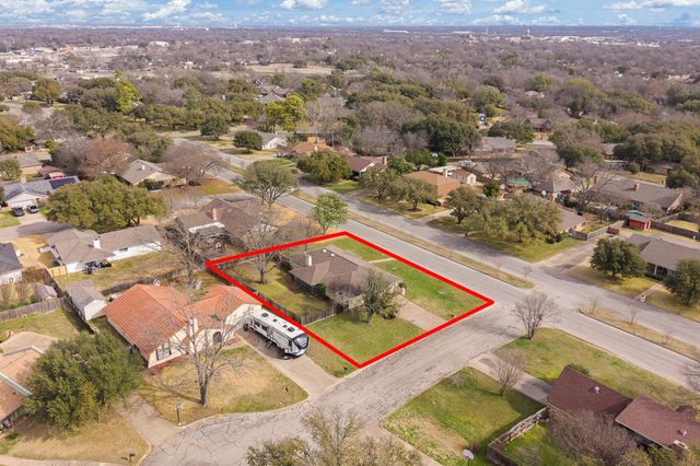 1002 Berkley Drive, Cleburne, TX 76033