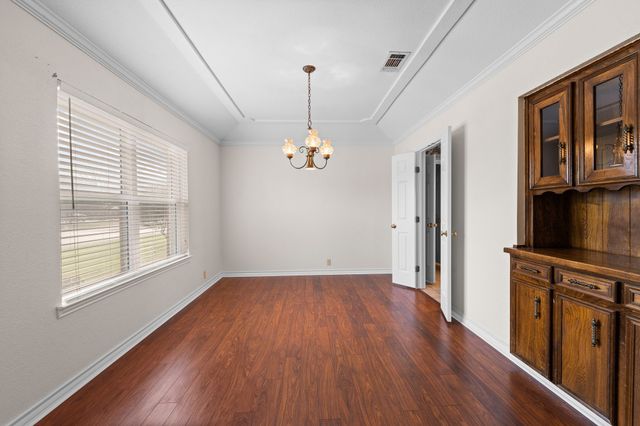 1002 Berkley Drive, Cleburne, TX 76033