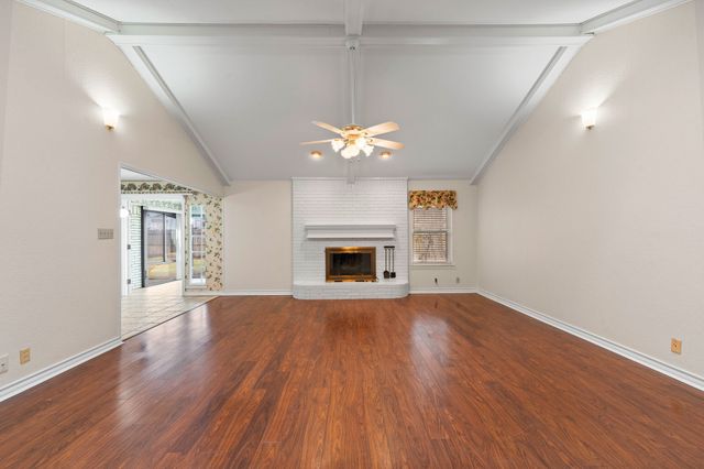 1002 Berkley Drive, Cleburne, TX 76033