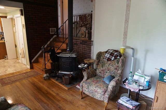 820 N Indiana Avenue, Lindenhurst, NY 11757