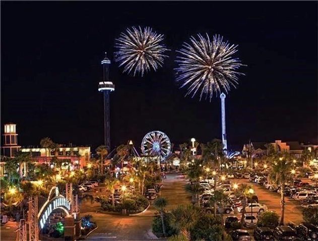 50 Lazy Lane, Kemah, TX 77565