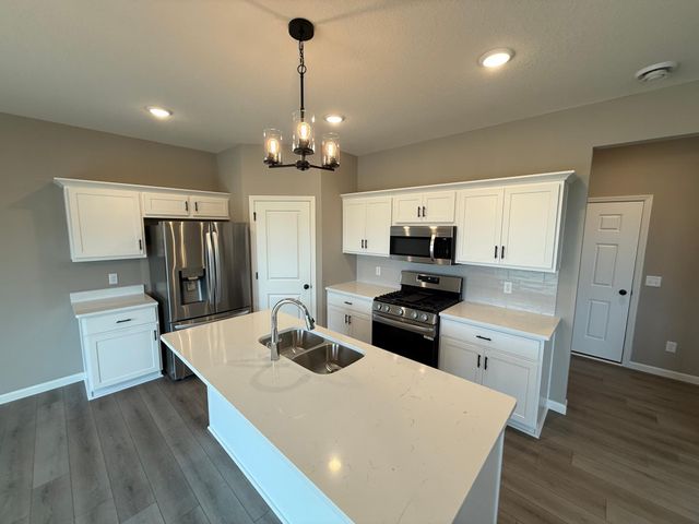 2741 IVERSON Avenue NE, Saint Michael, MN 55376