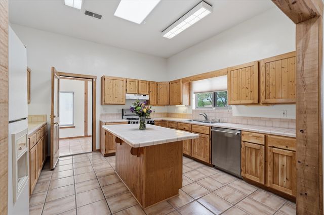 378 Debonair Drive SE, Los Lunas, NM 87031