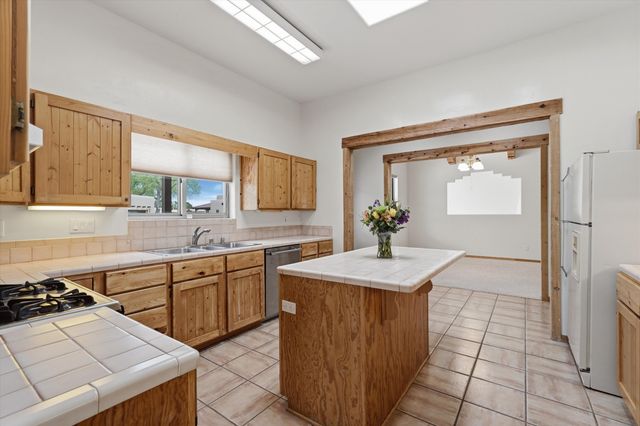 378 Debonair Drive SE, Los Lunas, NM 87031