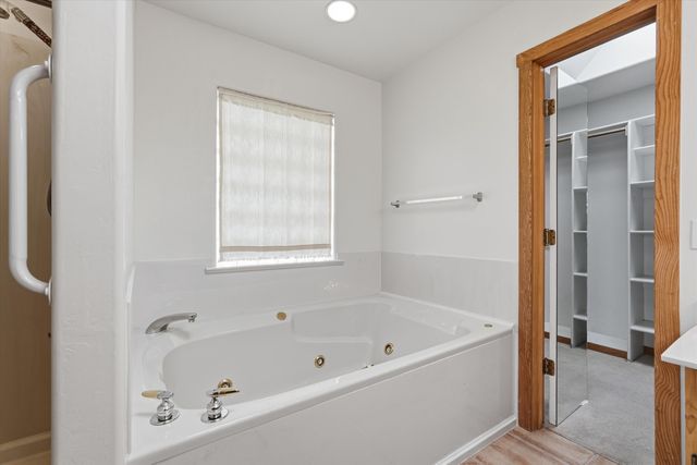 378 Debonair Drive SE, Los Lunas, NM 87031