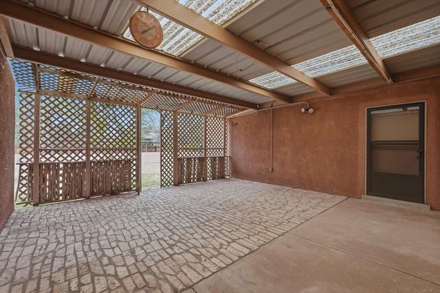 378 Debonair Drive SE, Los Lunas, NM 87031