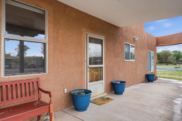 378 Debonair Drive SE, Los Lunas, NM 87031