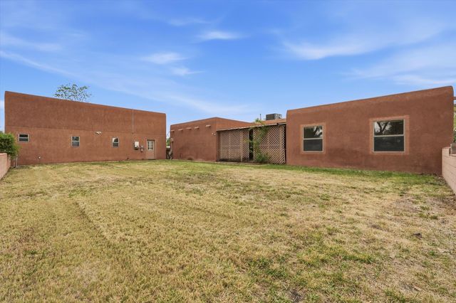 378 Debonair Drive SE, Los Lunas, NM 87031