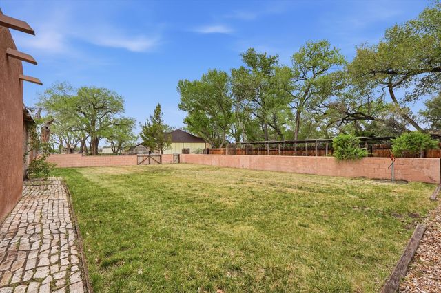 378 Debonair Drive SE, Los Lunas, NM 87031