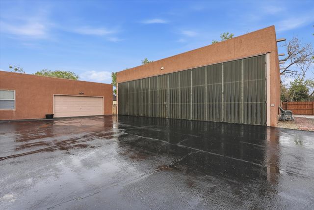 378 Debonair Drive SE, Los Lunas, NM 87031