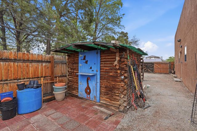 378 Debonair Drive SE, Los Lunas, NM 87031