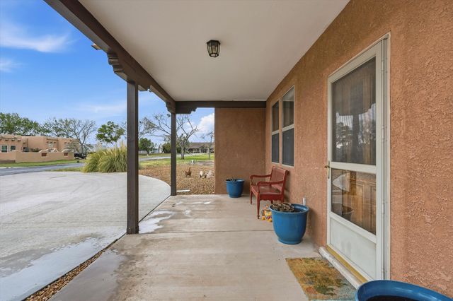 378 Debonair Drive SE, Los Lunas, NM 87031