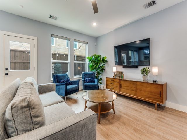7337 Bree Court, Dallas, TX 75235