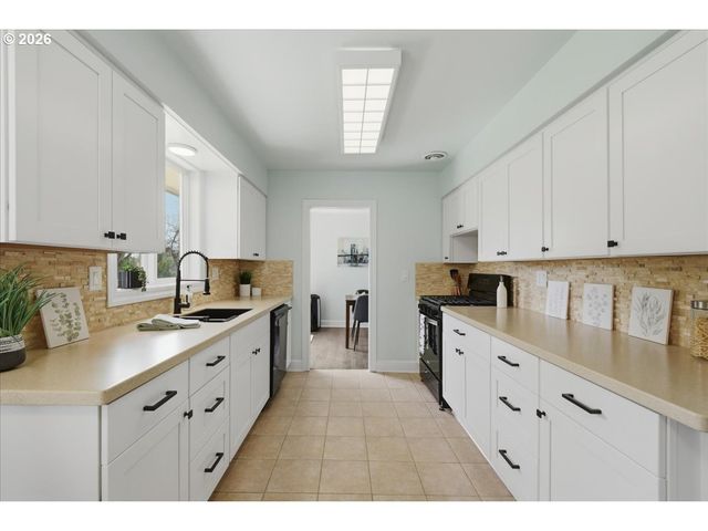 6901 Nw CANYON CREST Loop, Vancouver, WA 98665