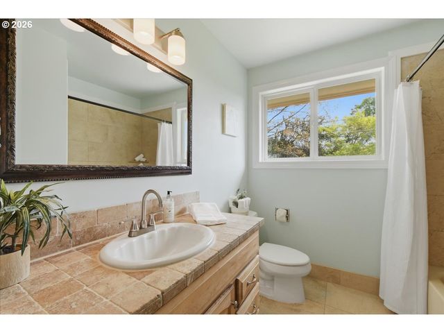 6901 Nw CANYON CREST Loop, Vancouver, WA 98665