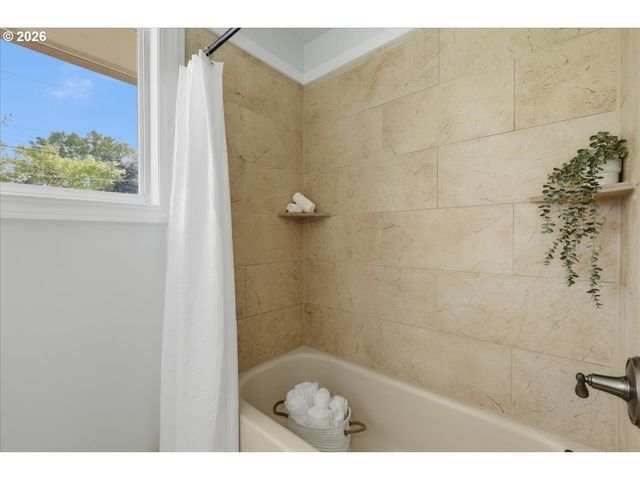 6901 Nw CANYON CREST Loop, Vancouver, WA 98665